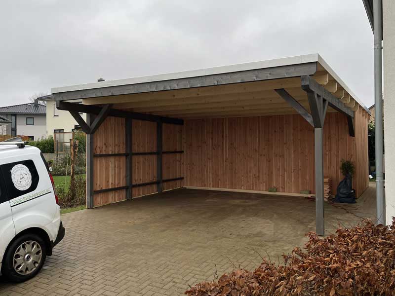 Carport mit Schuppen schräg