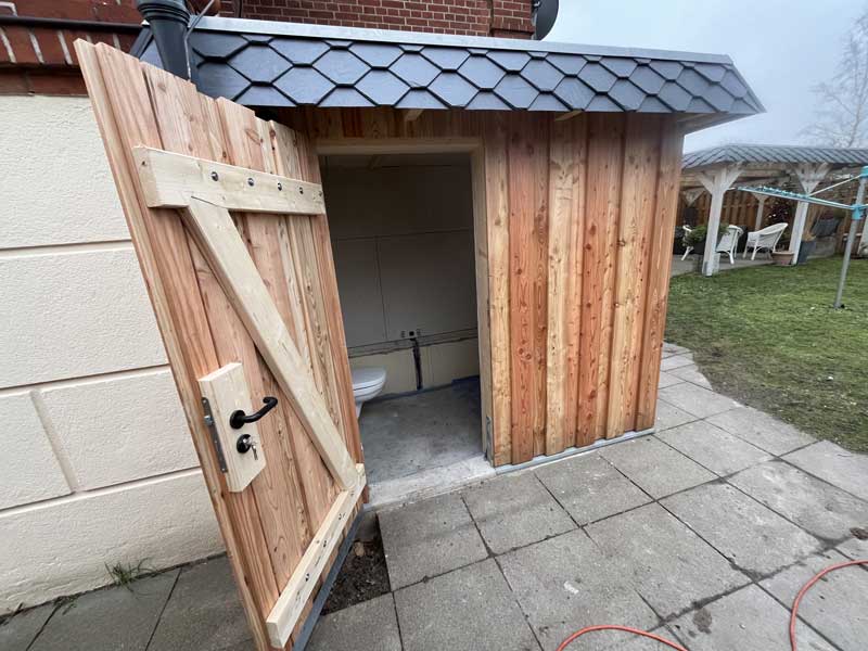 Toilettenhäuschen